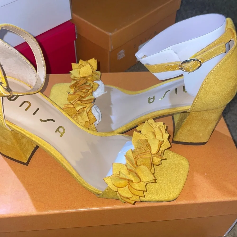 Yellow Block Heels - Picture 1 of 3